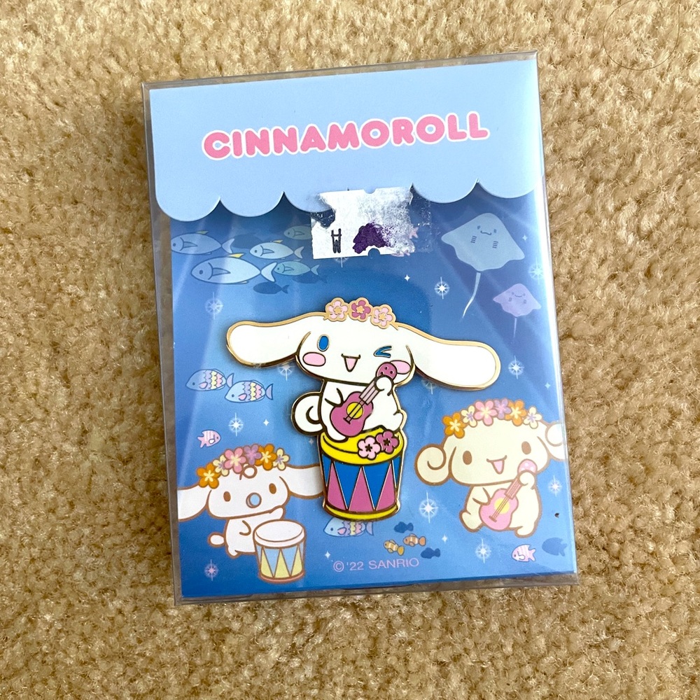 Cinnamoroll Summer Pin Badge